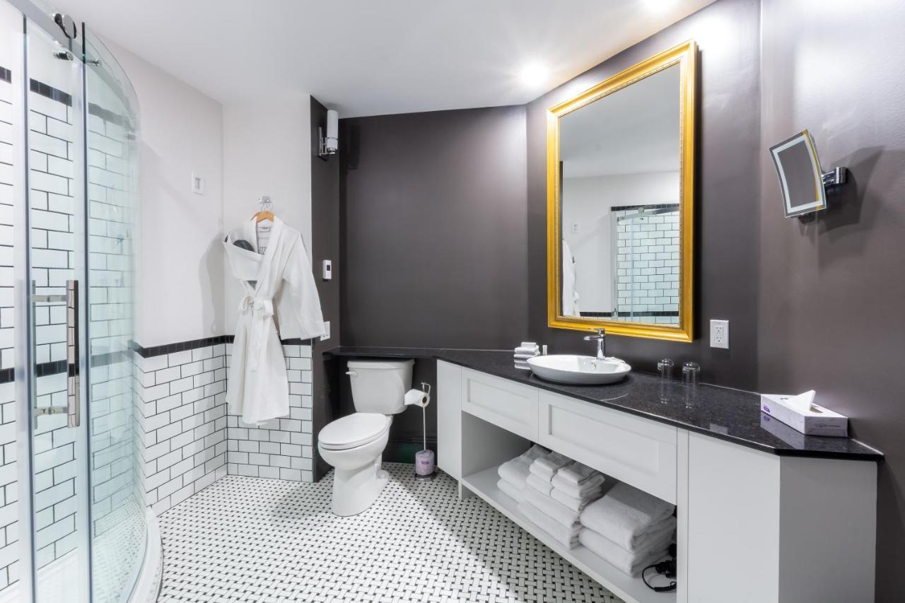 Executive Queen Room