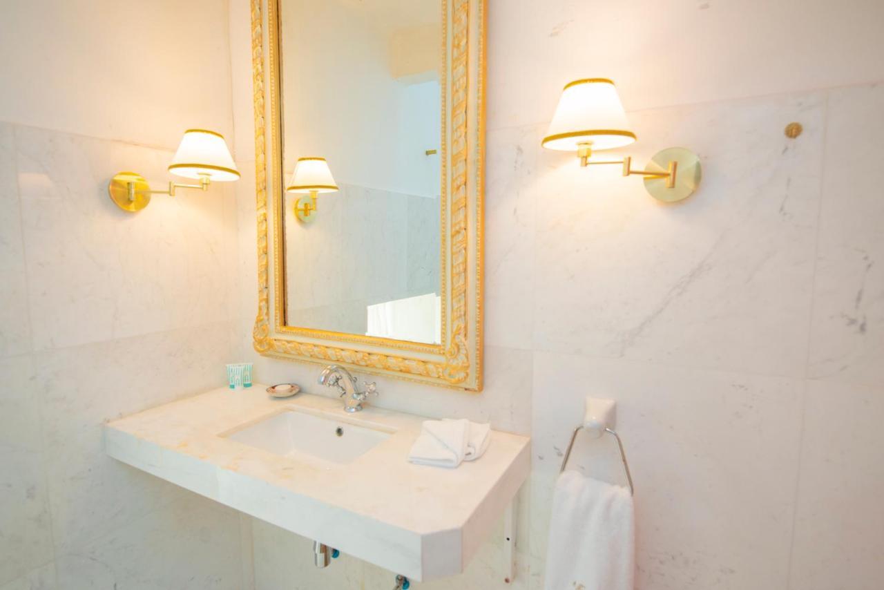 Chambre Lit Queen-size - Accessible aux Personnes à Mobilité Réduite