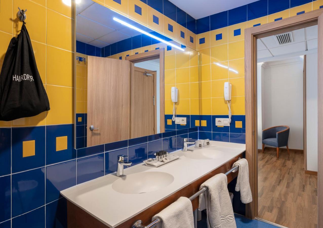 Chambre Double avec Terrasse - Vue sur Mer (2 Adultes + 1 Enfant)