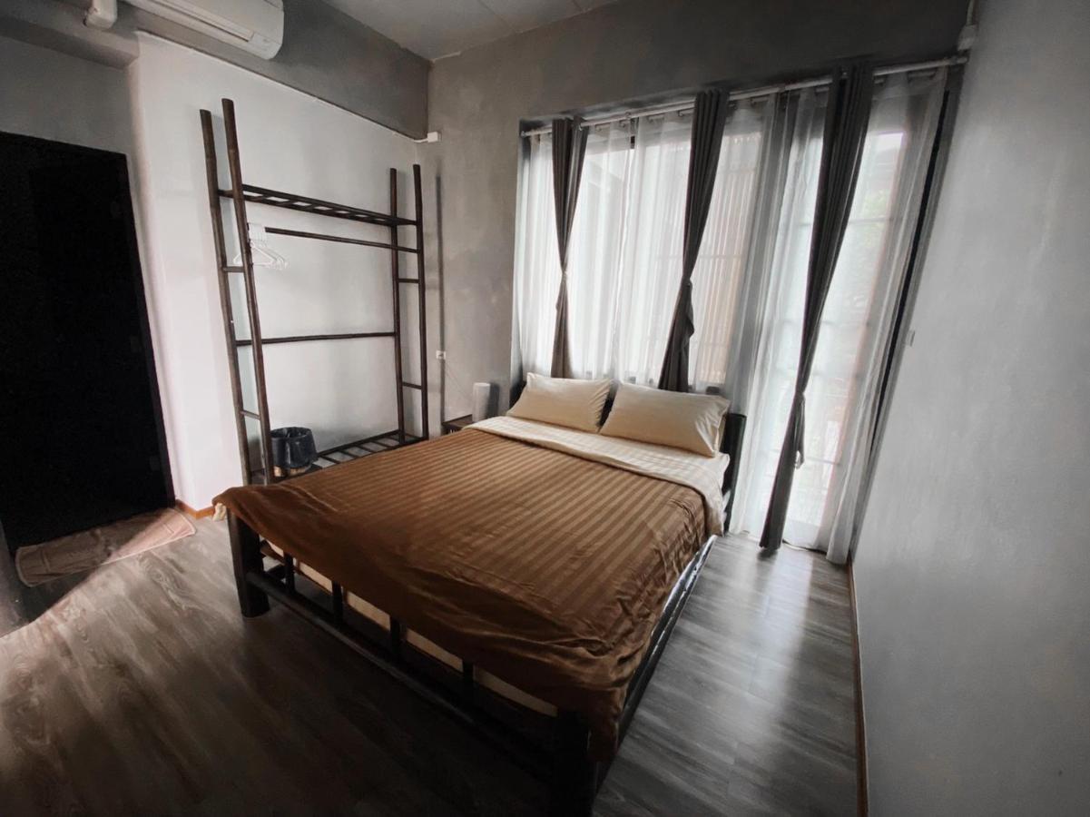 Chambre Double Supérieure - Vue sur Piscine - Junior