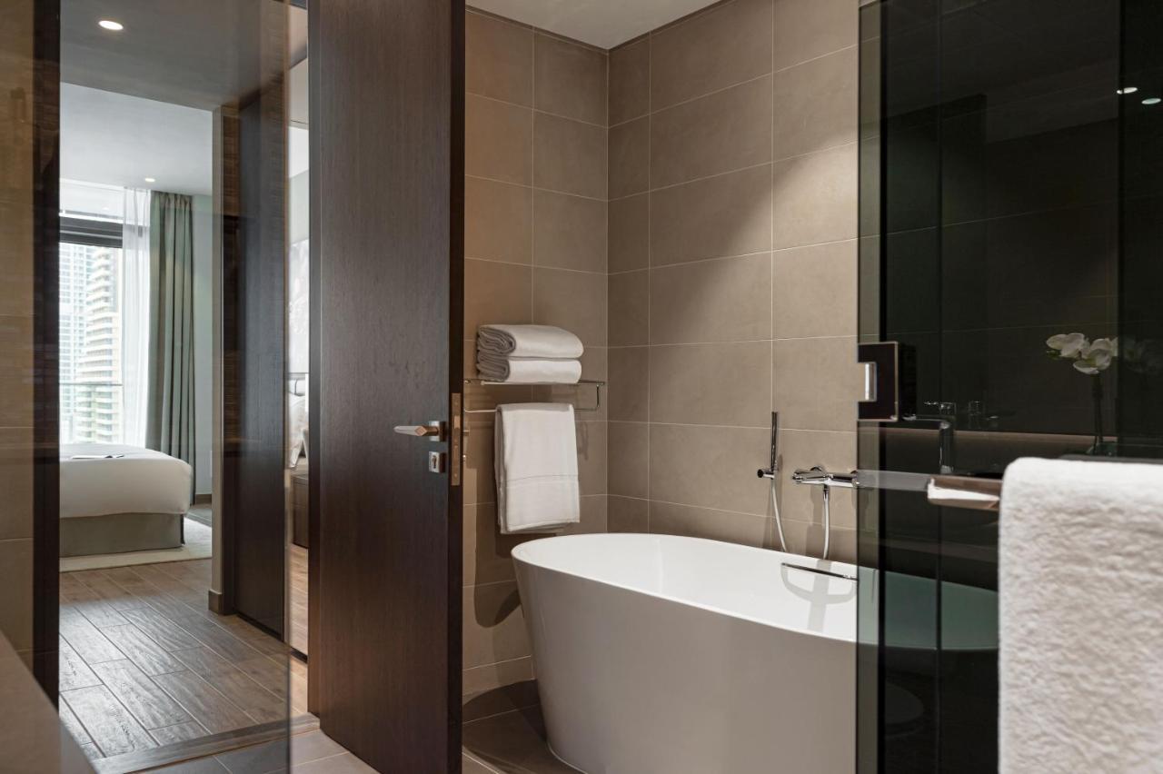 Suite Premium 1 chambre avec balcon et vue sur la marina