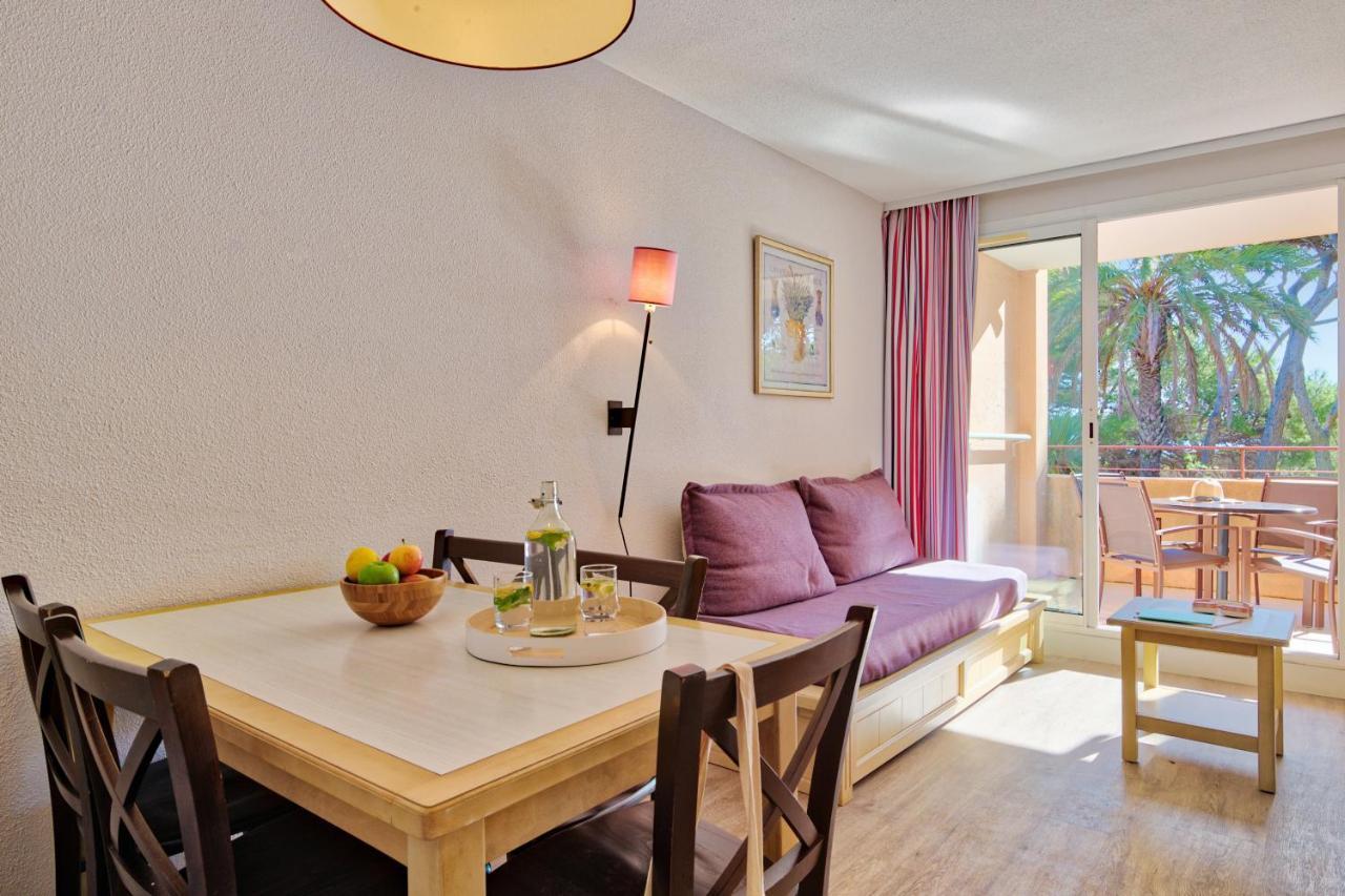 One-Bedroom Apartment Terrace or Balcony Garden View