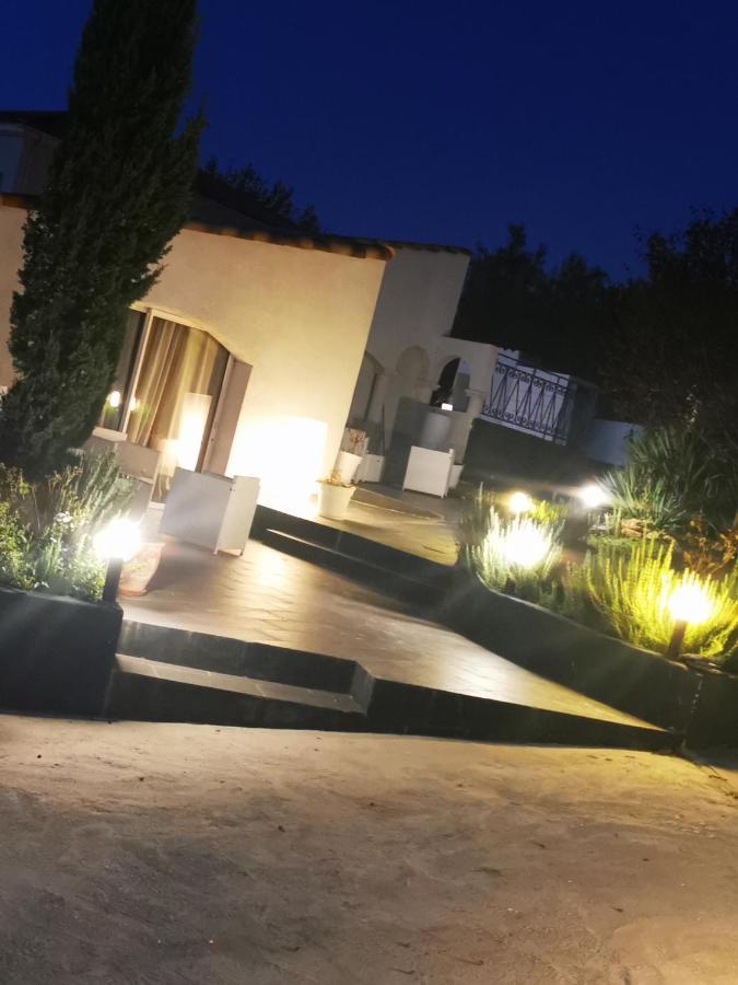 Suite with Hot Tub- LA DESIREE