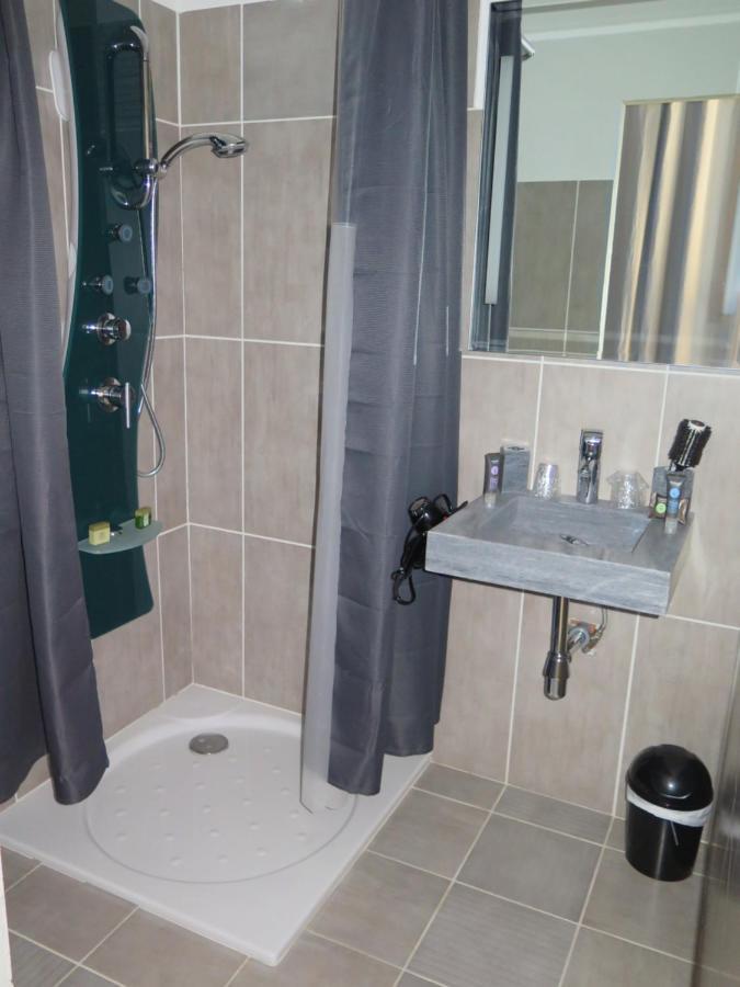 Chambre Double Deluxe avec Douche