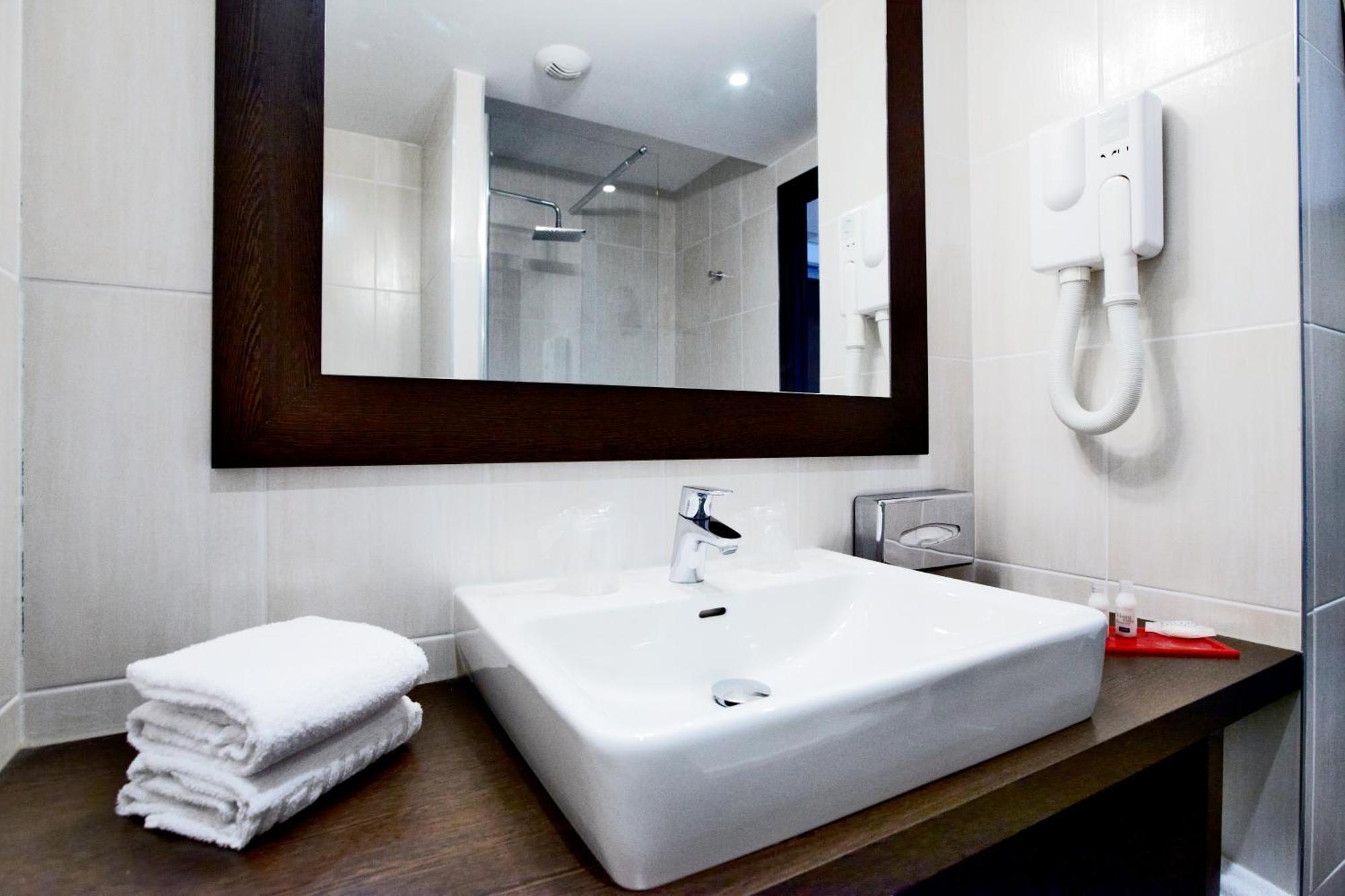 Double Room,105656177:JPEG
