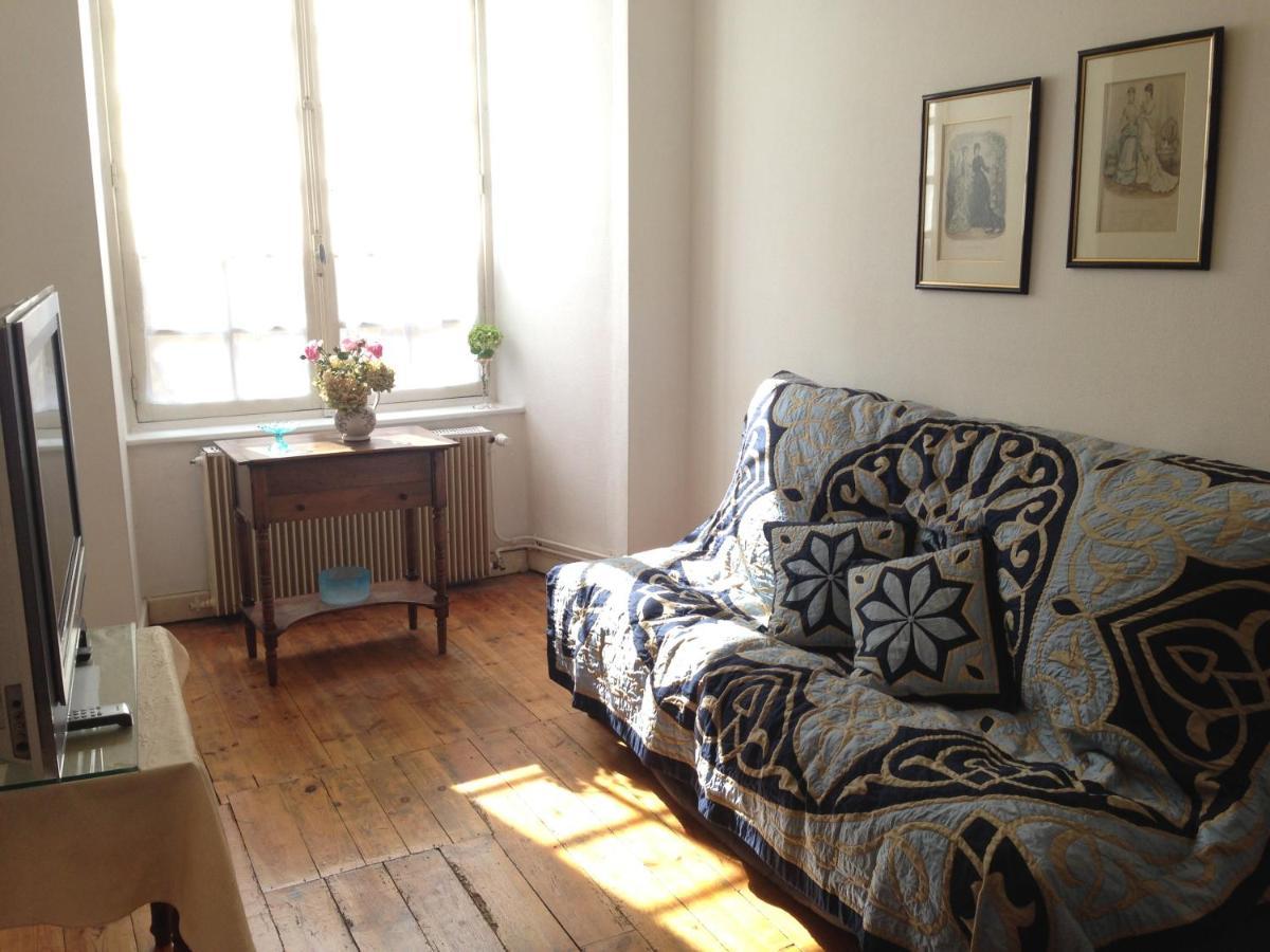 One-Bedroom Apartment,1056869146:JPEG