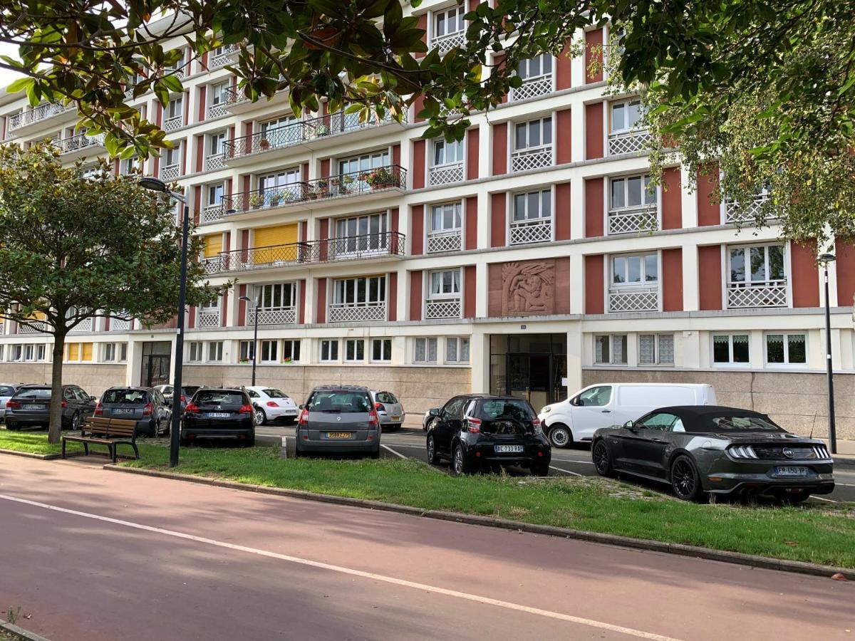 One-Bedroom Apartment,1057176232:JPEG
