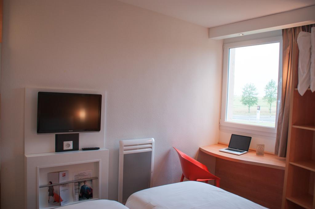 Standard Twin Room,106877427:JPEG