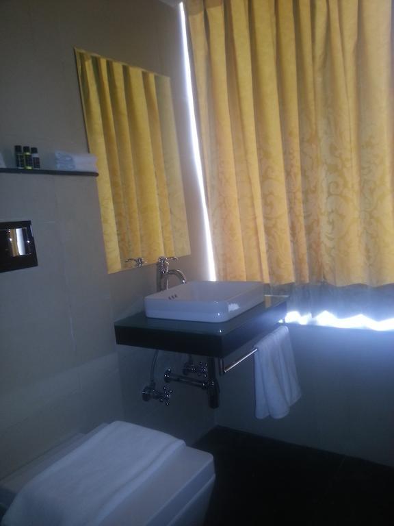 Chambre Double Économique avec Salle de Bains Privative au Même Étage