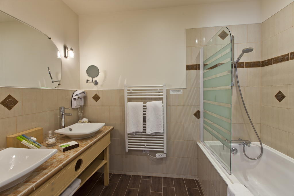 Superior Double or Twin Room,107298987:JPEG