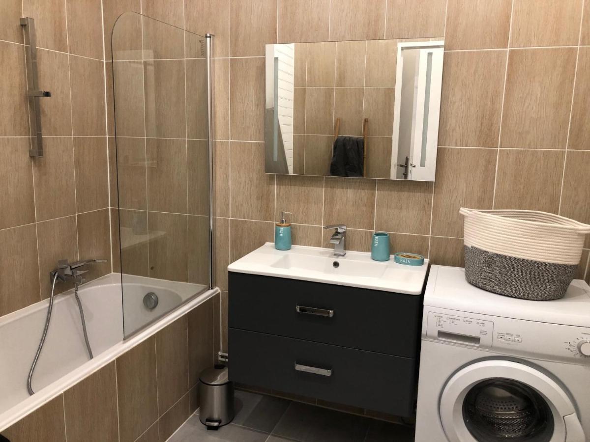 Superior Apartment,1076815489:JPEG