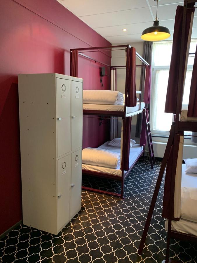 Lit dans Dortoir pour Femmes de 6 Lits avec Salle de Bains Privative