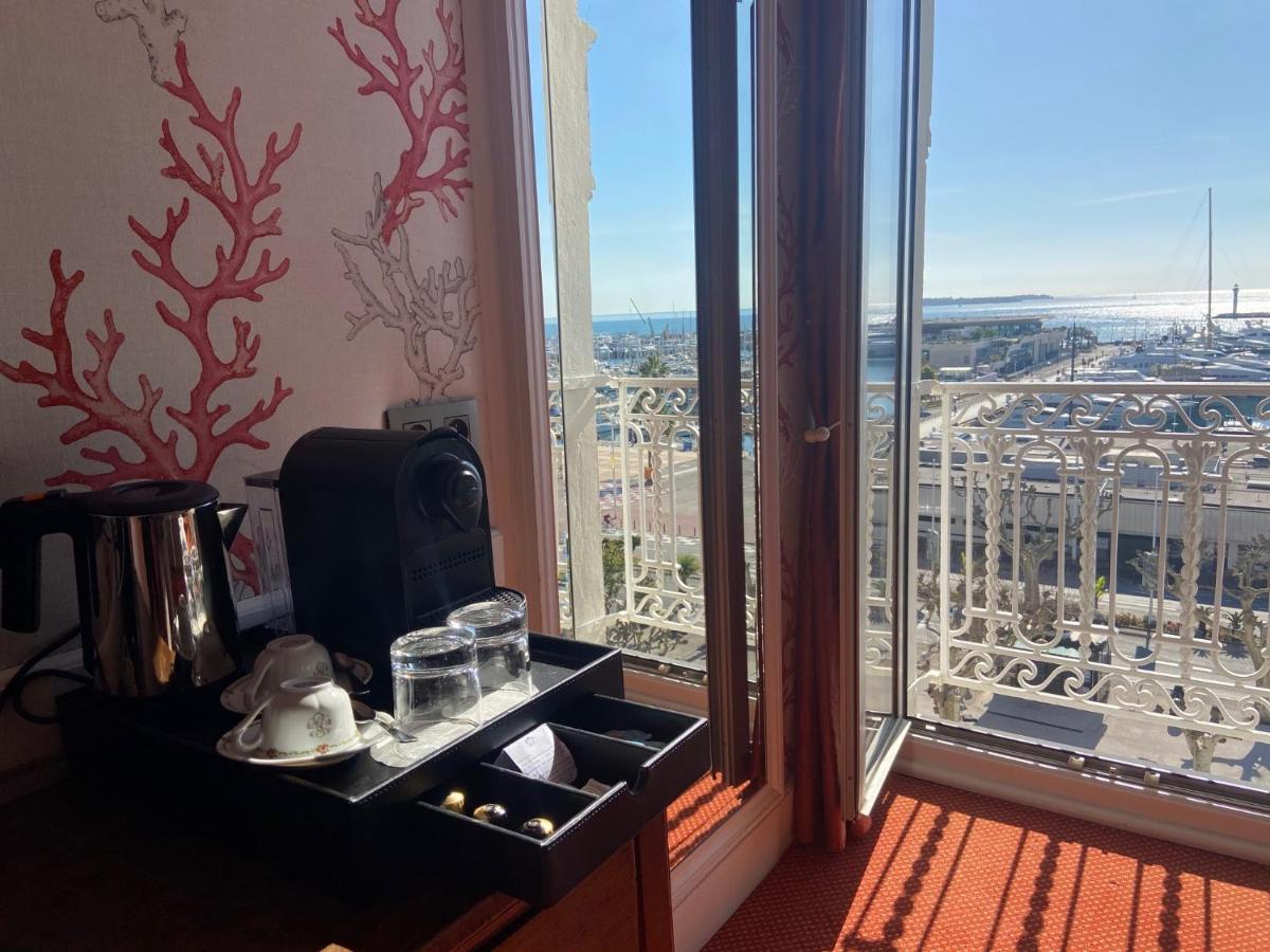 Family Suite Adjacent rooms sea city view