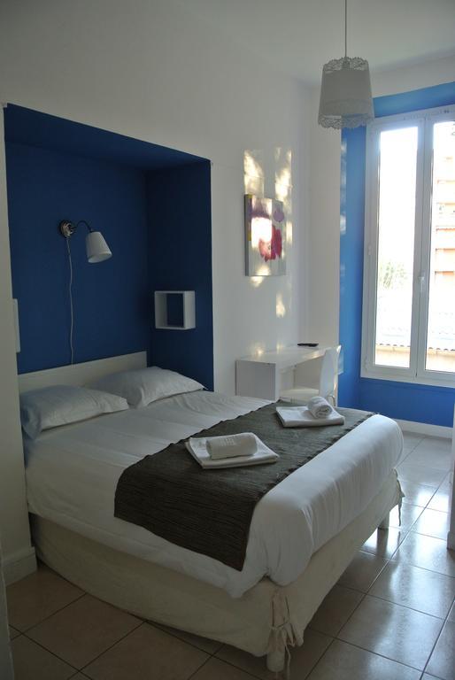 Chambre Double avec Toilettes Communes