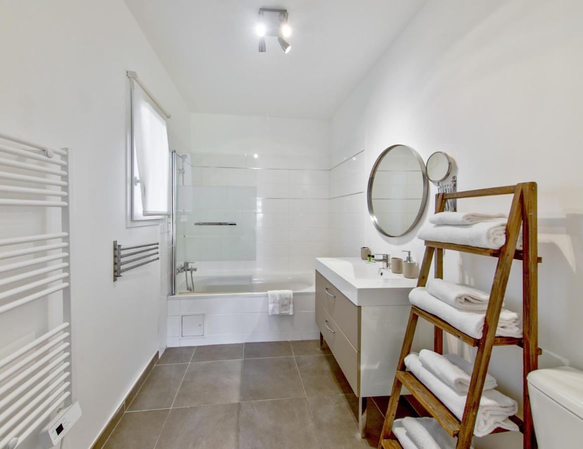 Two-Bedroom House Air Conditioning Terrace