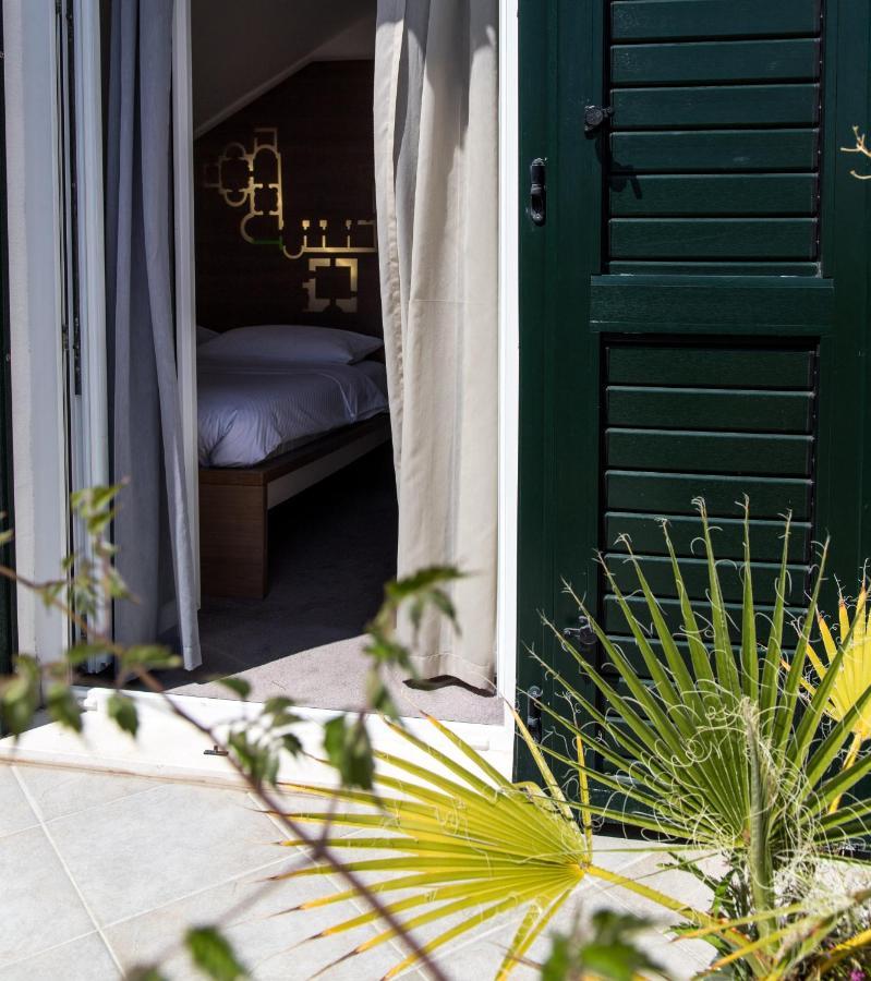 Chambre Lit Queen-Size avec Balcon