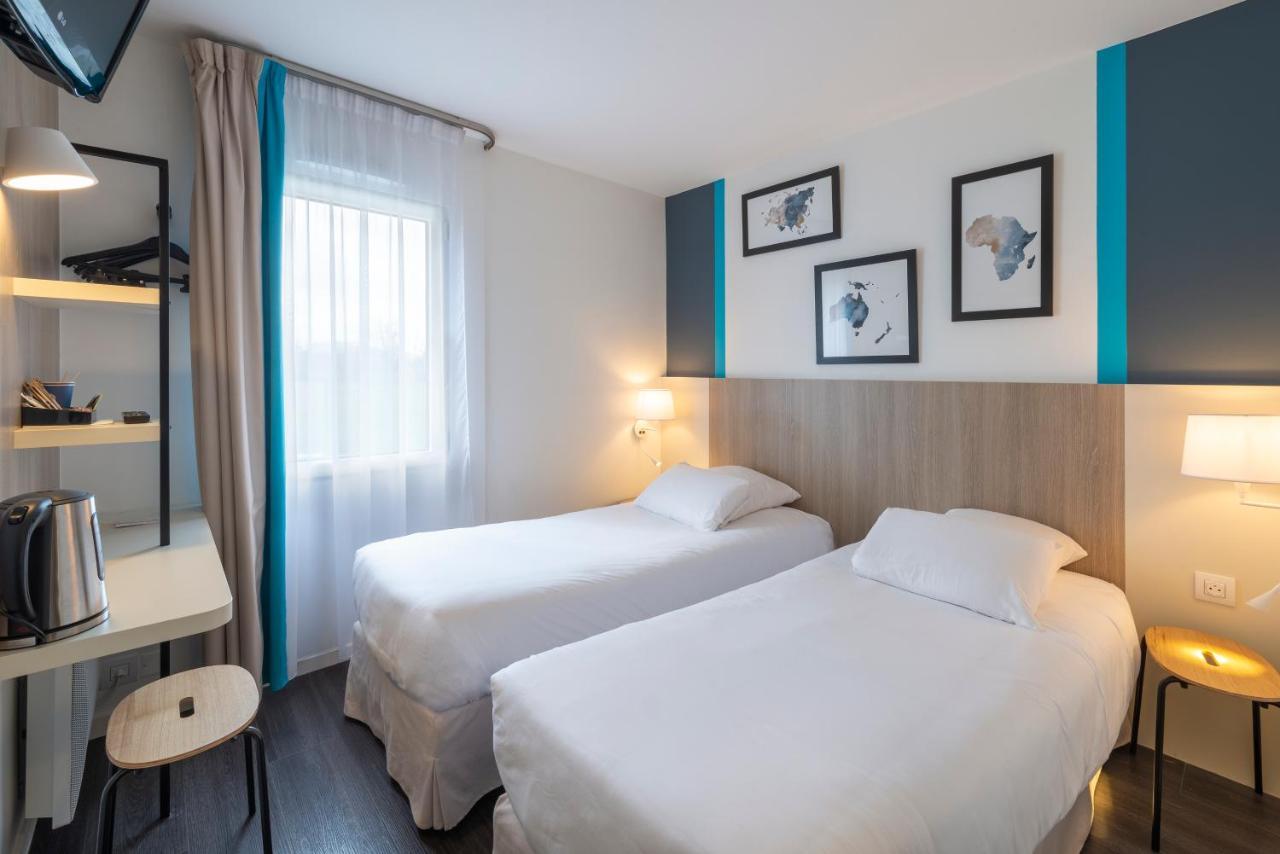 2 Standard Room Connecting - 1 Double Bed 2 Single Beds,1279351666:JPEG