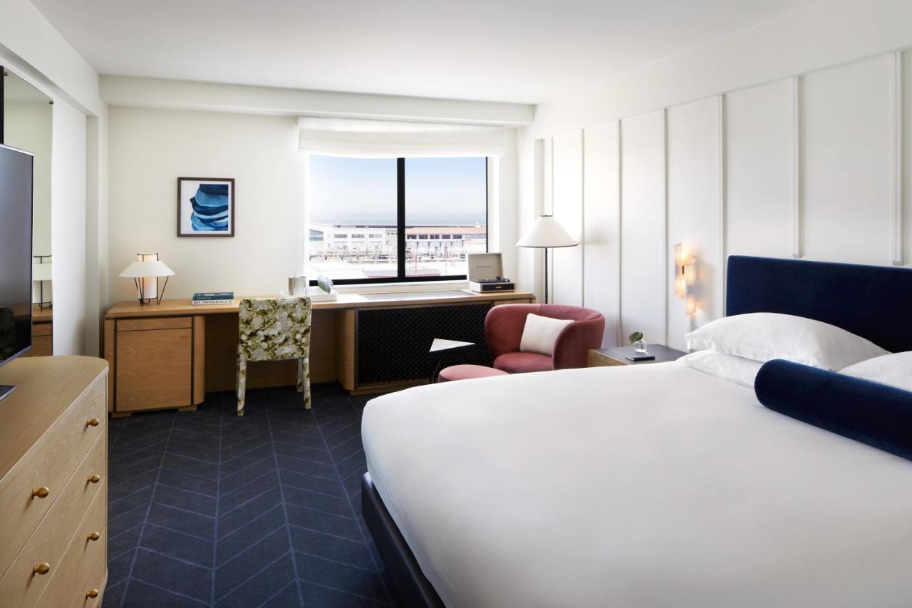 Premium King Room
