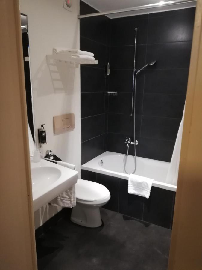 Standard Double Room with Lake View,1136944345:JPEG