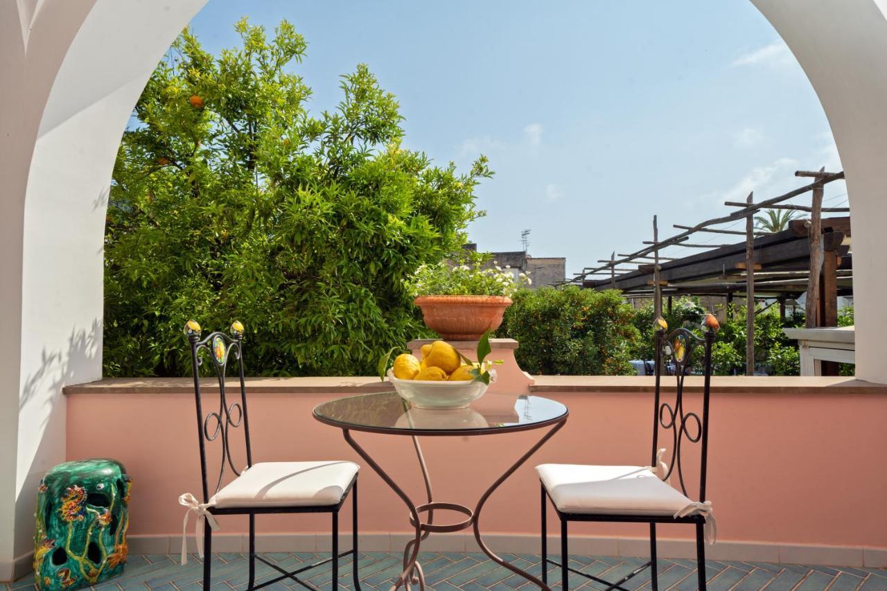 Deluxe Double Room balcony Garden View