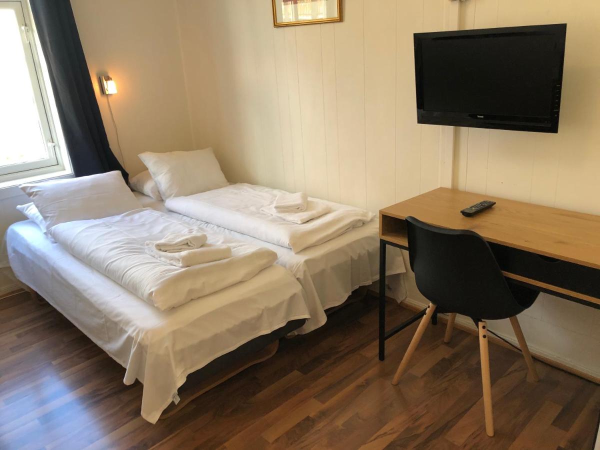 Double or Twin Room with Shared Bathroom,1152284463:JPEG