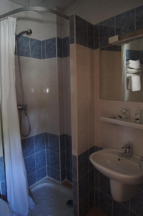 Single Room,1158876737:JPEG
