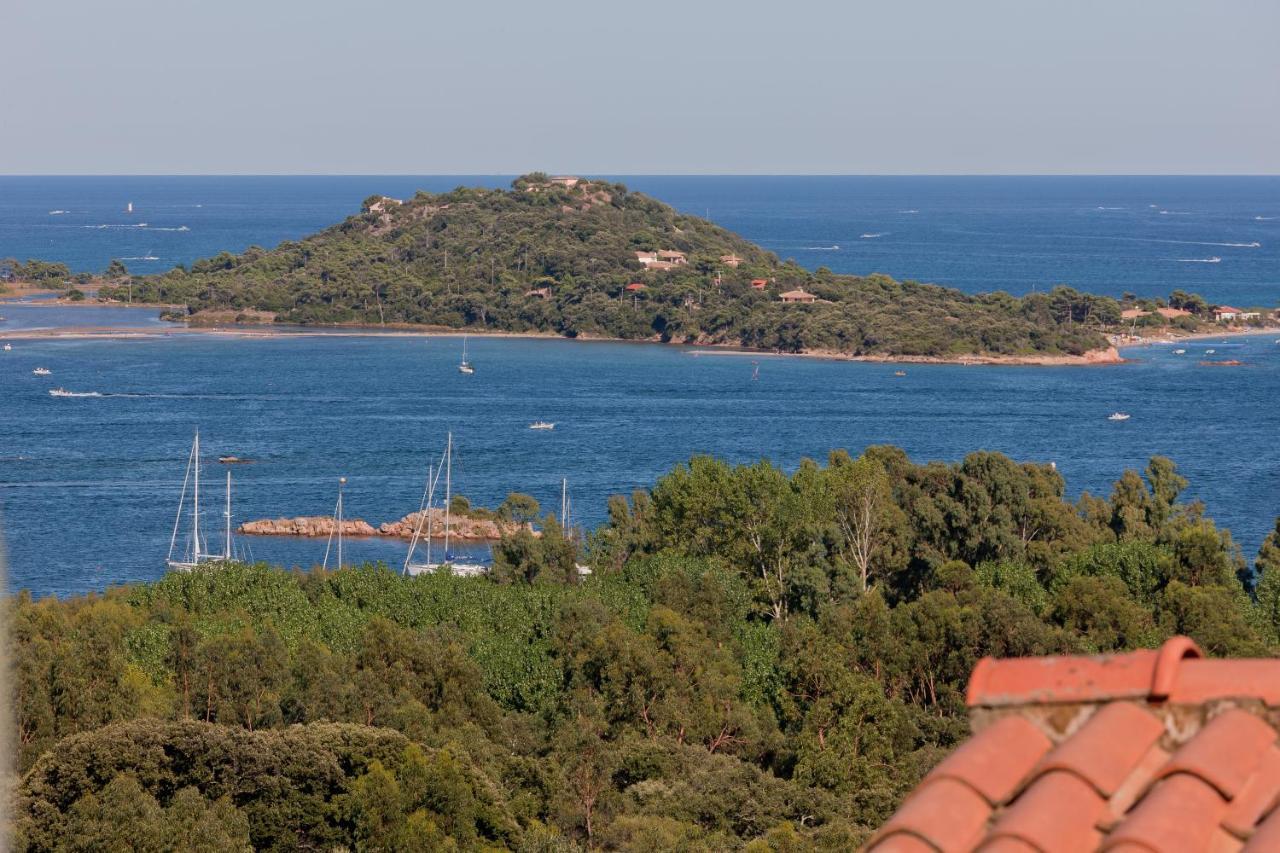 One-Bedroom Apartment Sea View