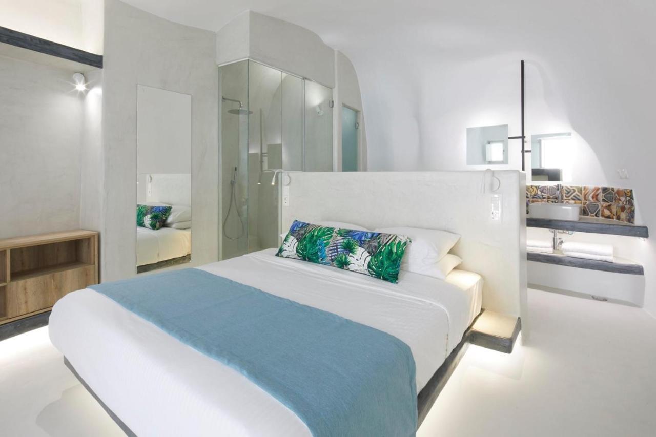 Exclusive Cave Suite Sea View Terrace & Jetted Tub
