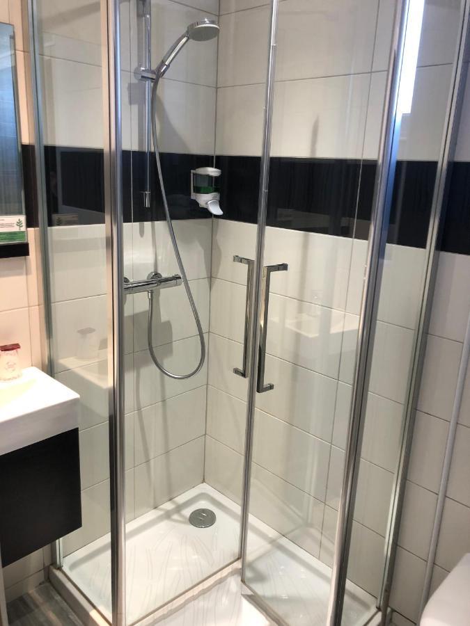 Single Room,1540907338:JPEG