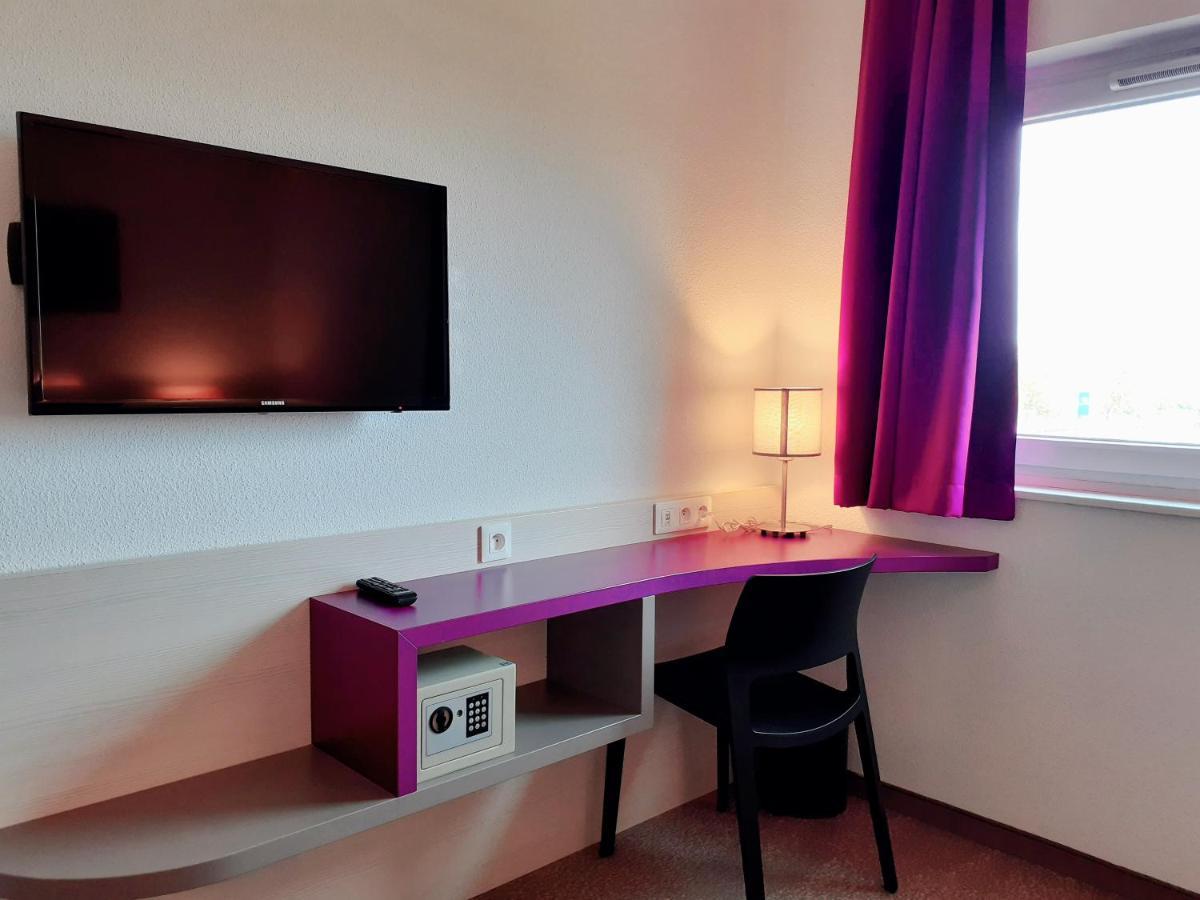 Chambre Double Standard avec Douche Accessible en Fauteuil Roulant - Accessible aux Personnes à Mobilité Réduite - Non-Fumeurs