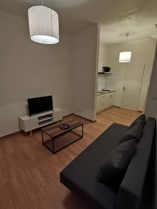 Studio,1183022218:JPEG