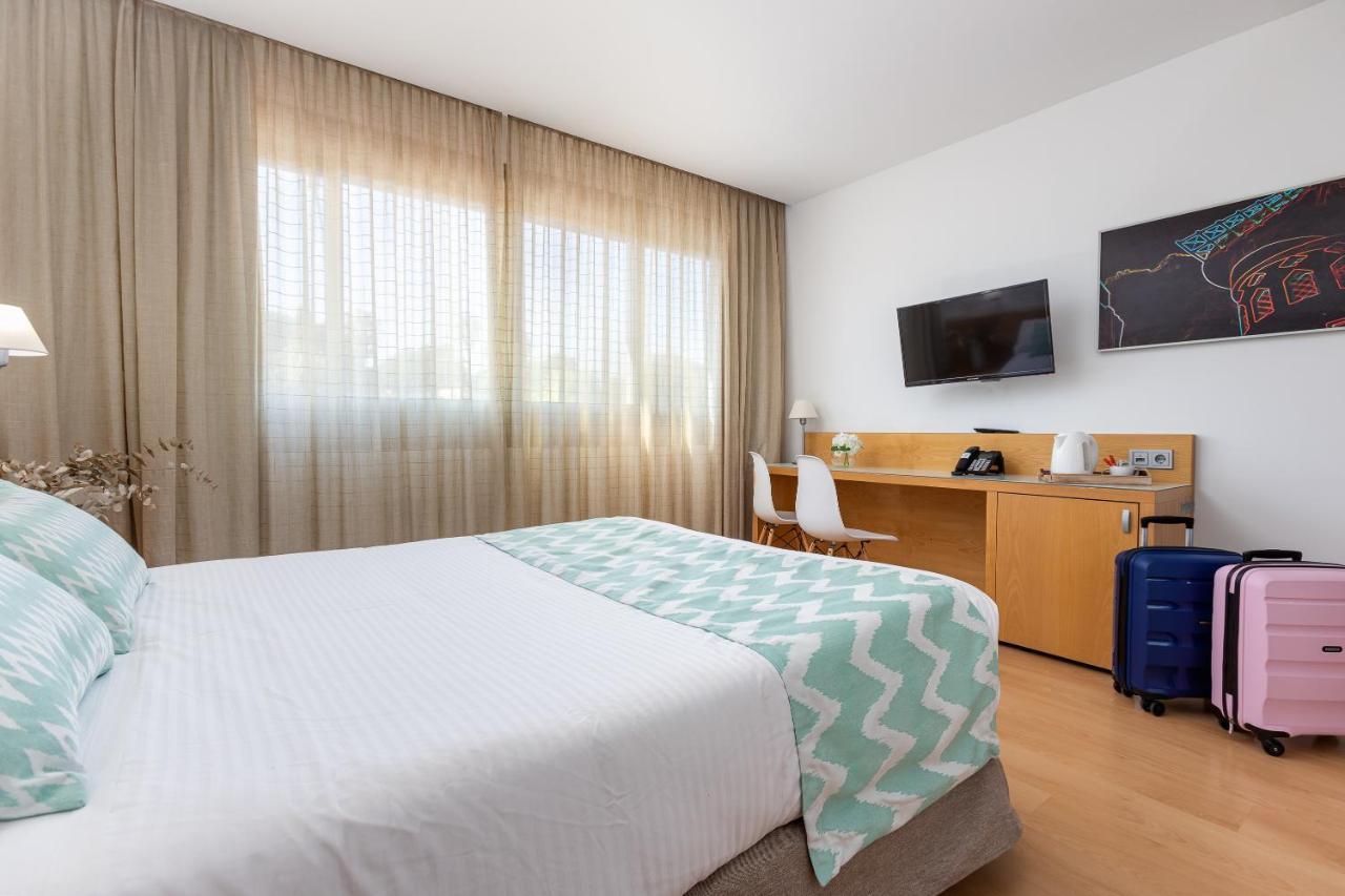 Chambre Double ou Lits Jumeaux Supérieure - Vue sur Piscine