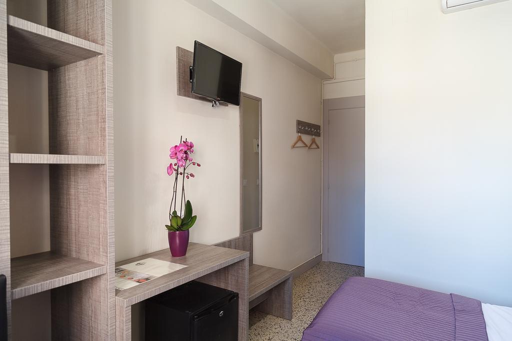 Twin Room Private Bathroom