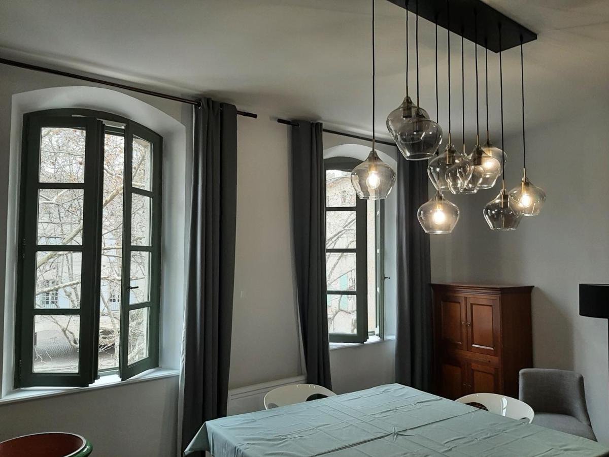 One-Bedroom Apartment,1197778495:JPEG