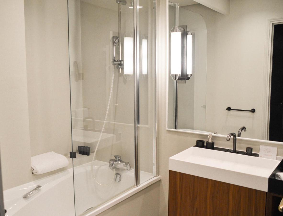 Chambre Double avec Balcon - Vue sur Lac - Accès au Spa Inclus