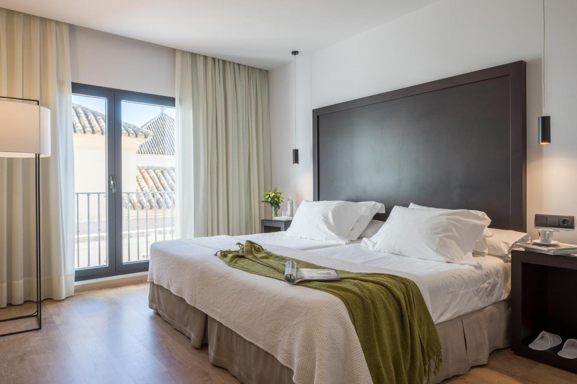 Standard Double or Twin Room (1-2 Adults),1589352384:JPEG