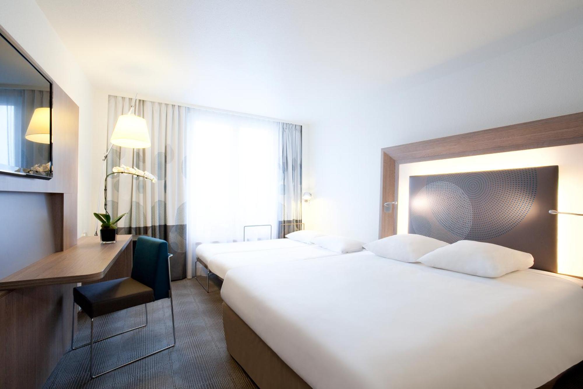 Chambre Supérieure avec Lit Queen-Size et Canapé-Lits Jumeaux