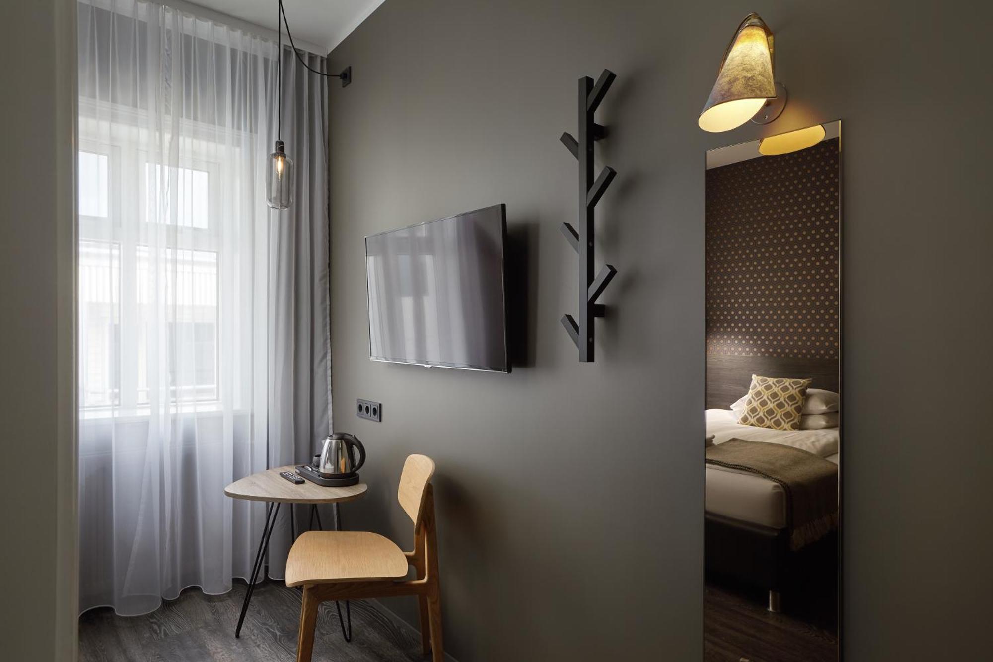 Queen Room,1212173884:JPEG