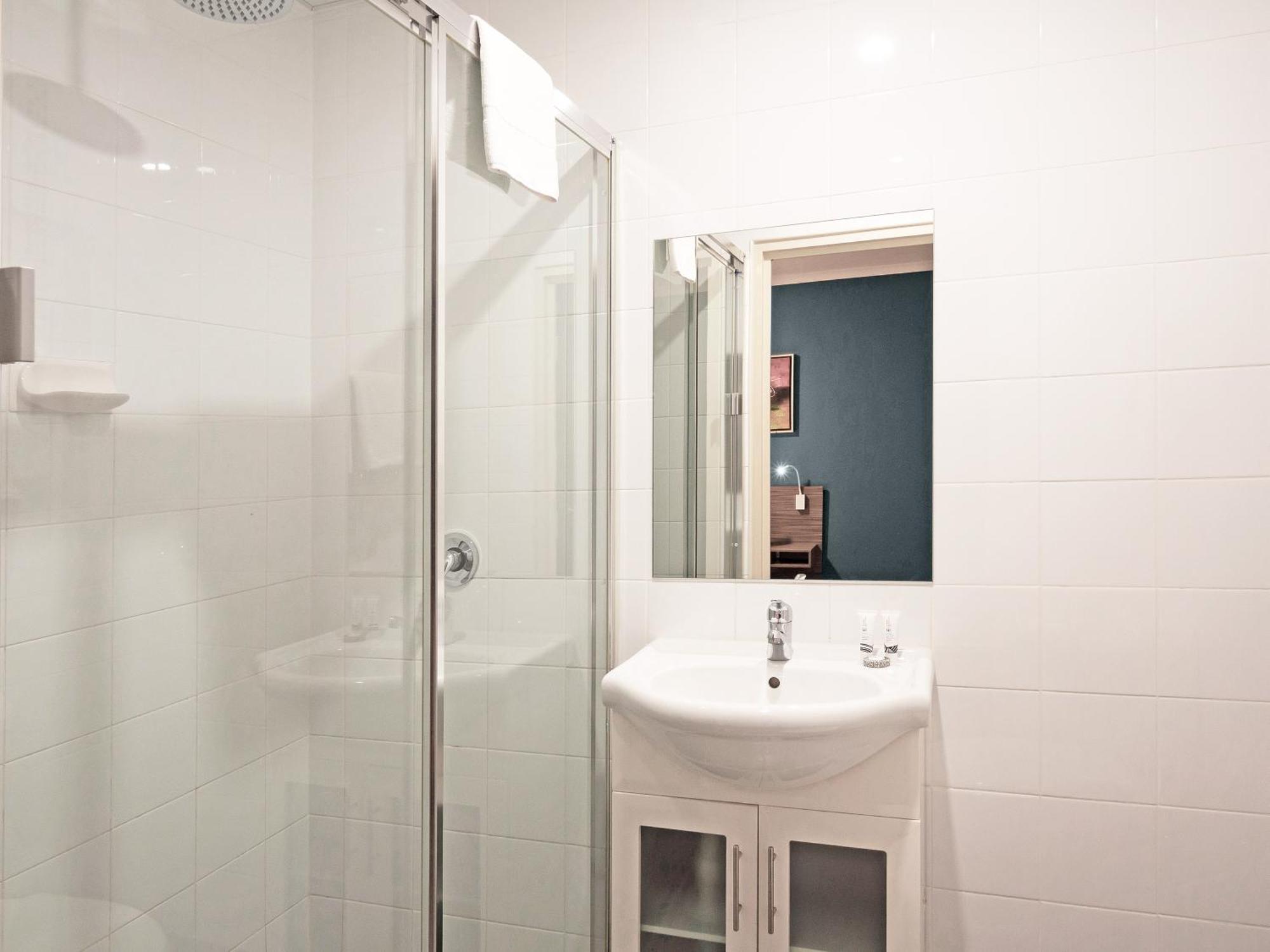 Petite Chambre Double - Sans Fenêtre