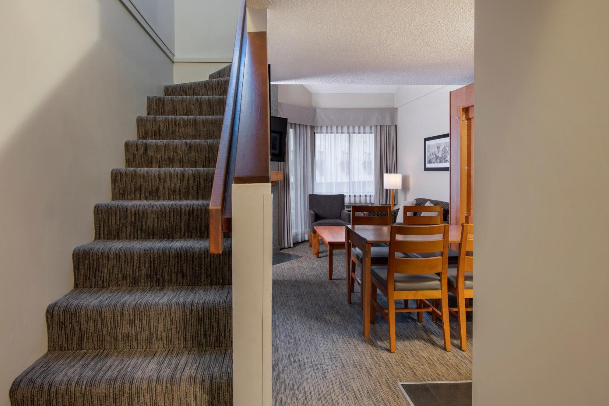 Queen Loft Suite,1212853282:JPEG