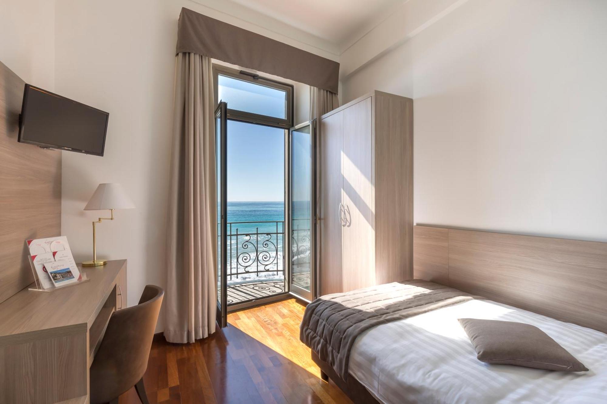 Standard Single Room Sea View