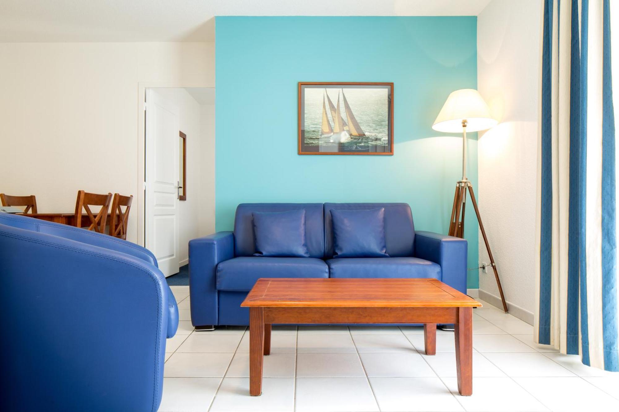 One-Bedroom Apartment Alcove
