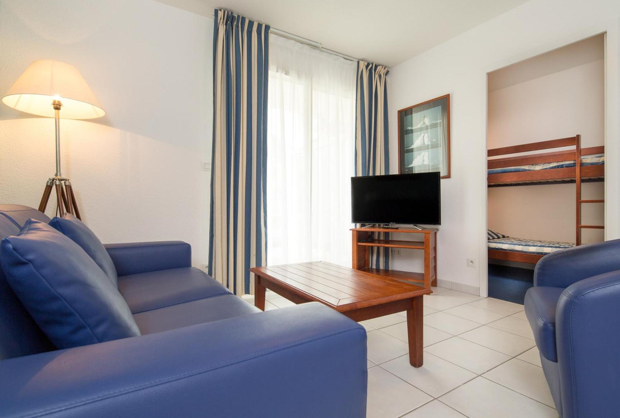 One-Bedroom Apartment Alcove