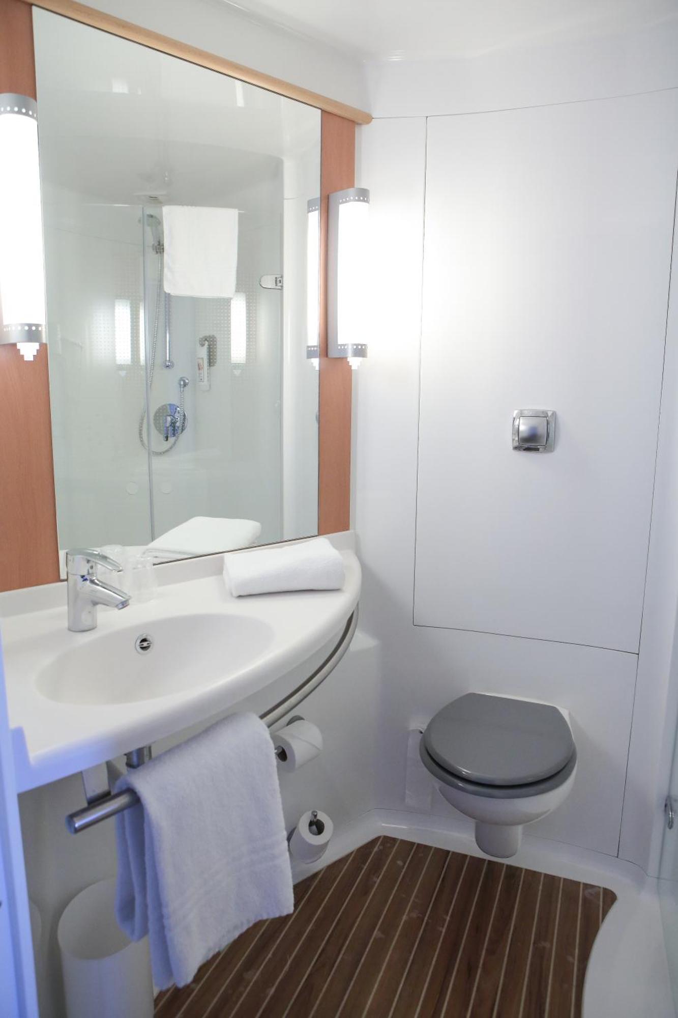 Chambre Triple avec 1 Lit Double et 1 Lit Simple