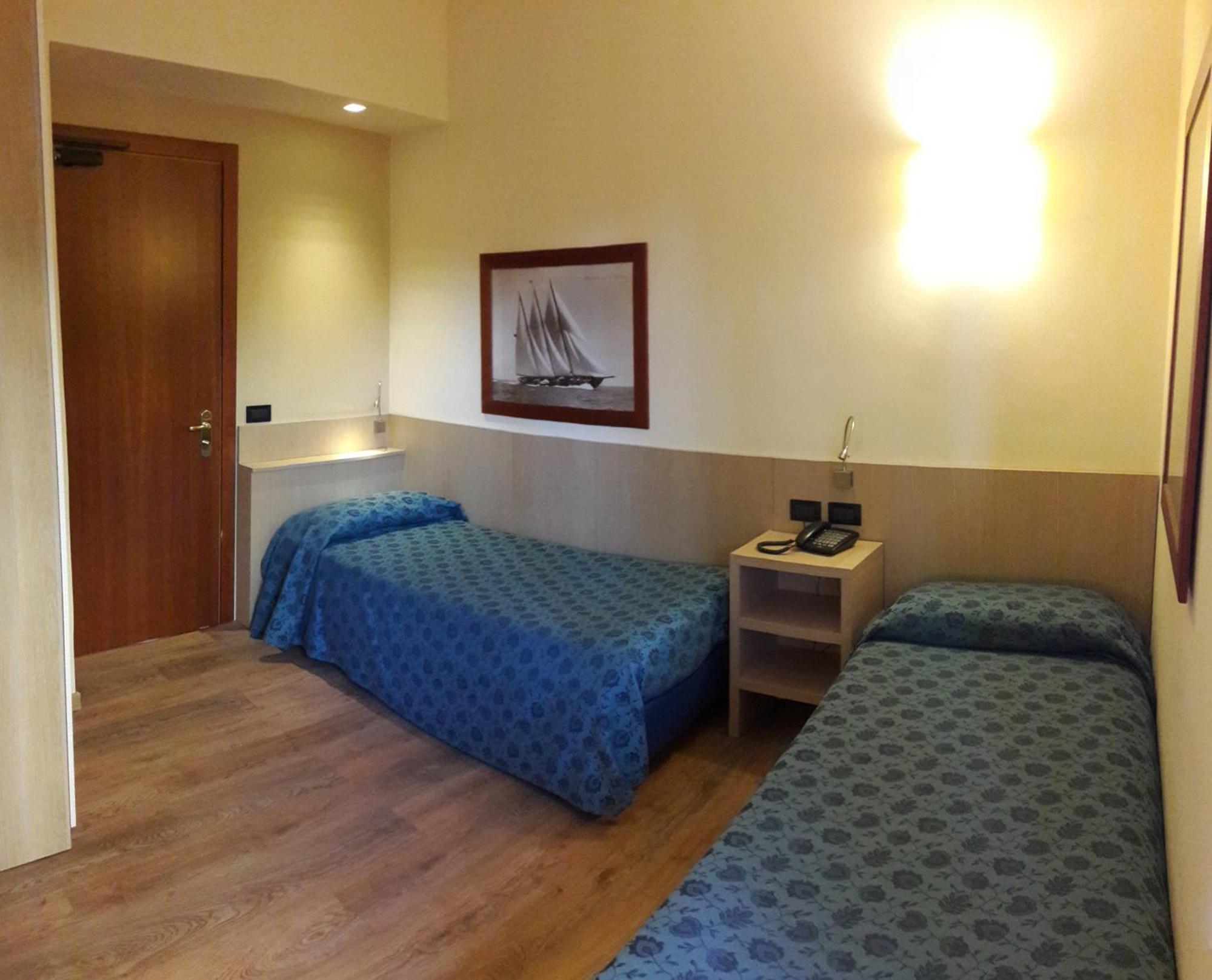 Economy Twin Room,1216231393:JPEG