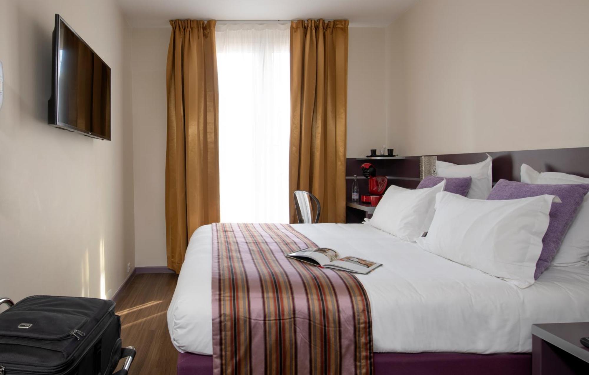 Double Room,1589318783:JPEG