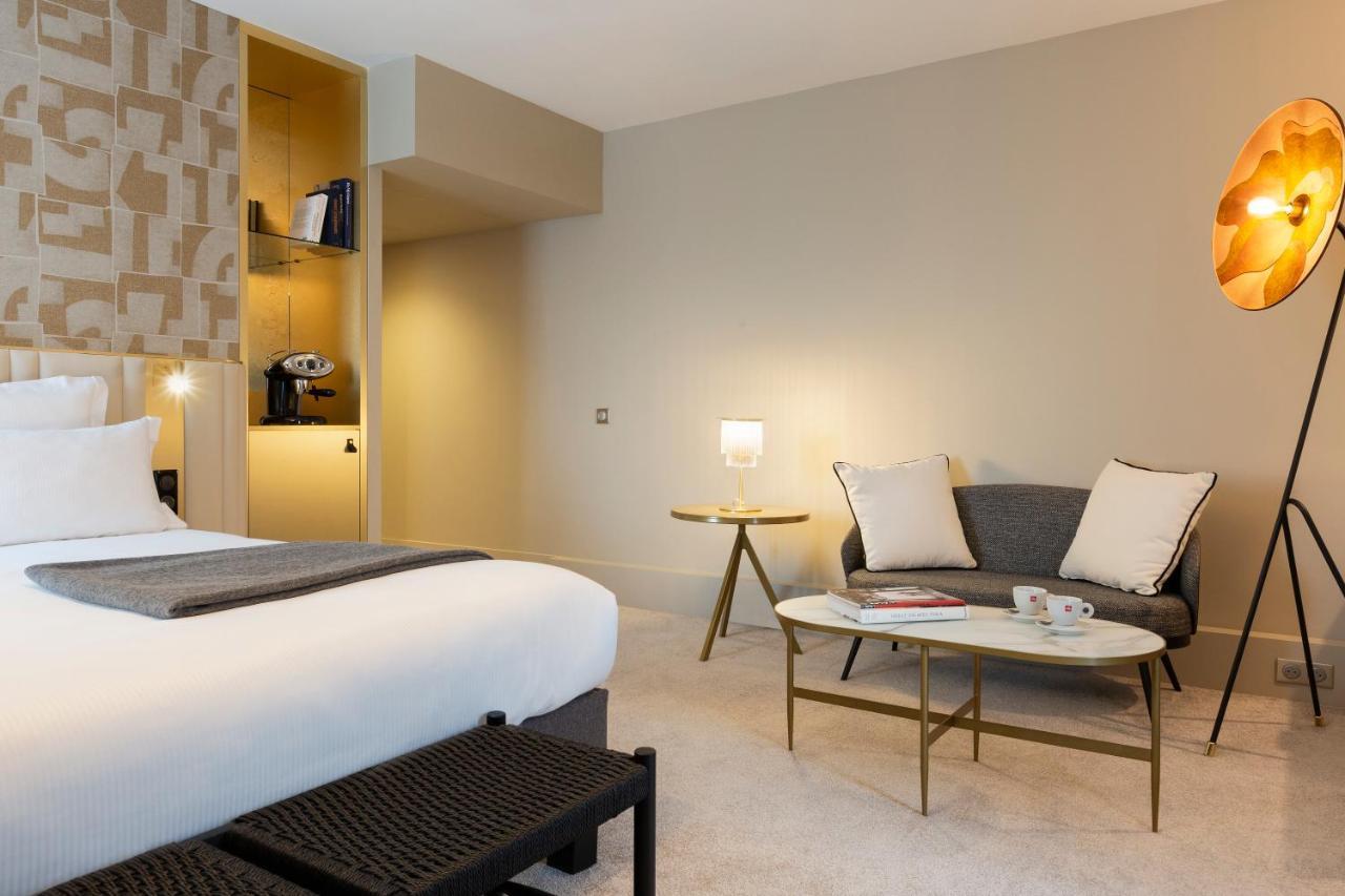 Suite with One Double and Two Twin Beds,1231614440:JPEG