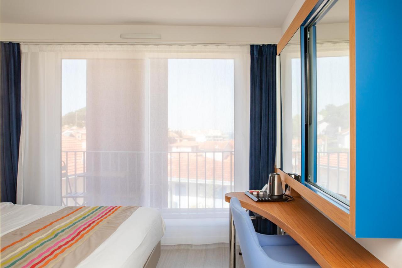 Superior Double Room with Balcony,1237686811:JPEG