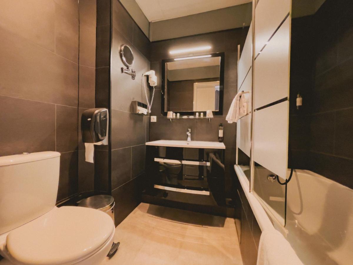 Suite,1498732192:JPEG