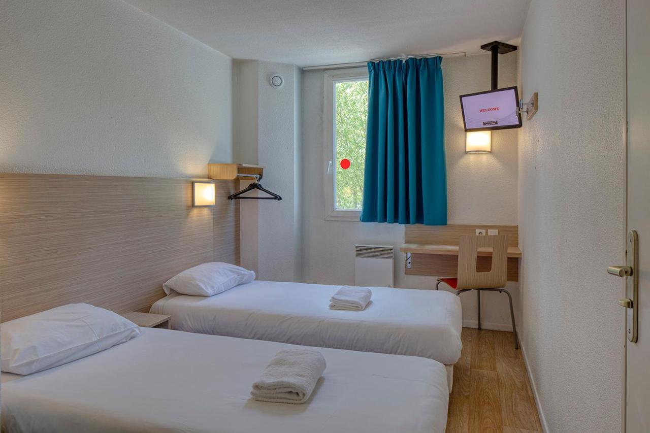 Twin Room,1538214805:JPEG